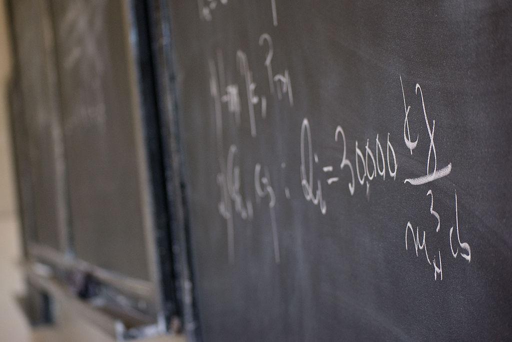 Computer Teacher With No Computer Uses Blackboard to Teach, Goes Viral