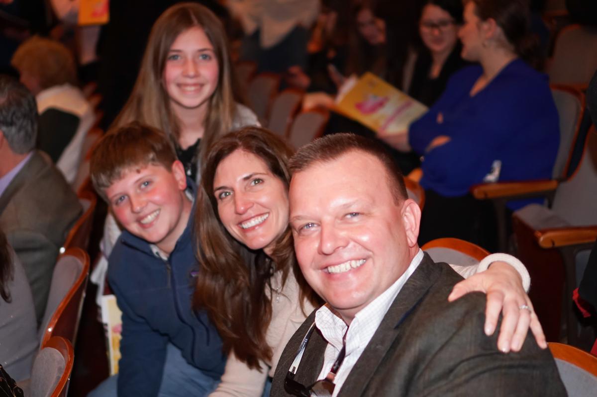 Alliance Director Finds Shen Yun Digital Backdrop Engaging