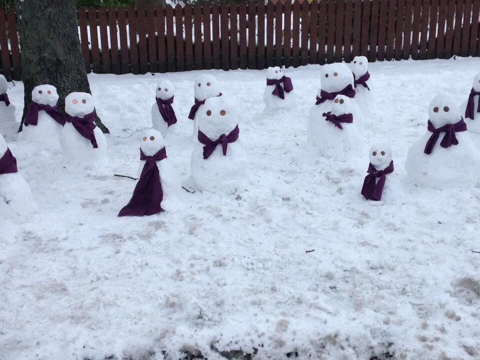 Army of Snowmen Appears Overnight After Snow Woman Destroyed in UK
