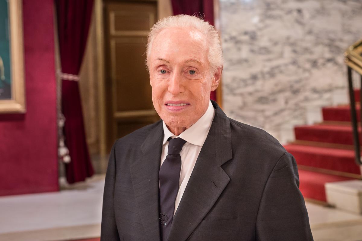 World-Renowned Fashion Designer Renato Balestra Finds Shen Yun Captivating