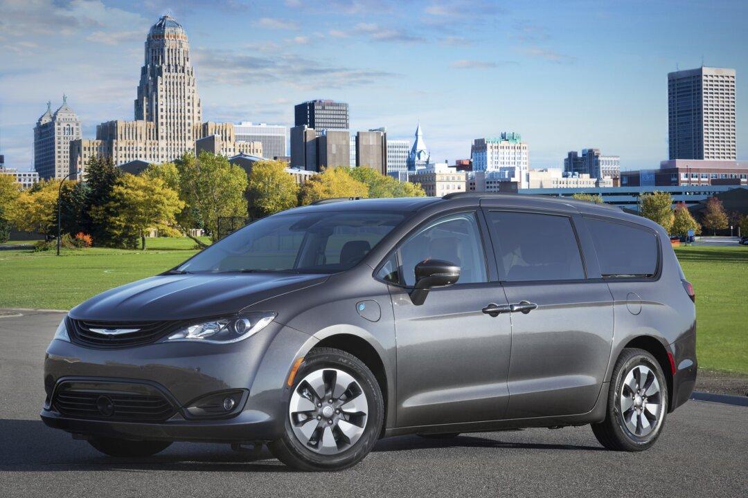 2018 Chrysler Pacifica Hybrid Limited