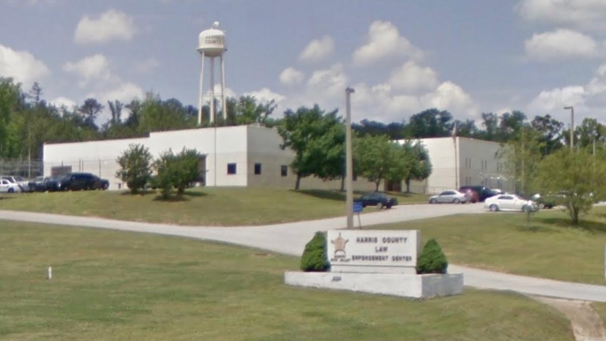 Georgia Sheriff Displays Controversial Warning Sign to Area Visitors