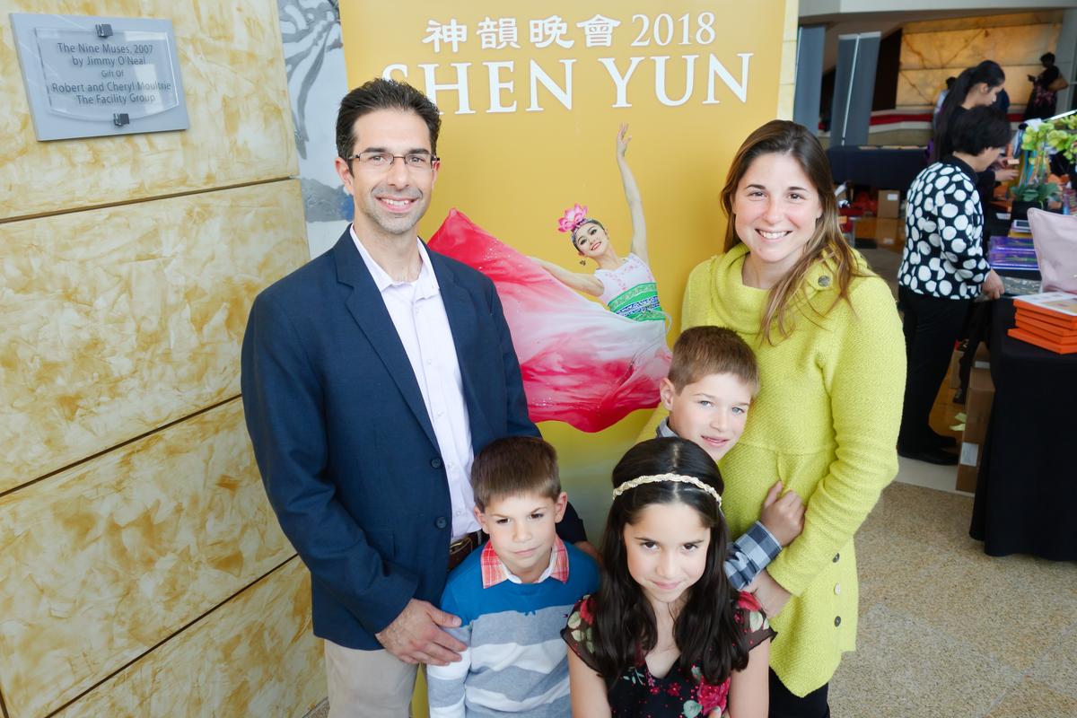 Attorney Returns to See Shen Yun With Her Family