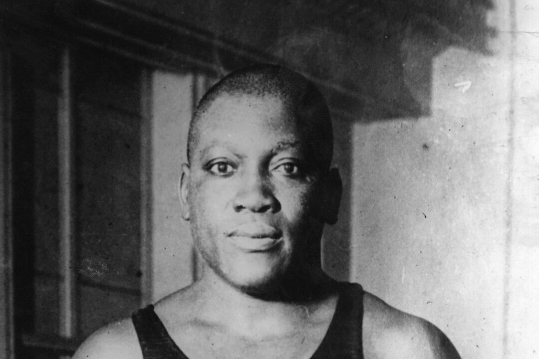 Trump Issues Rare Posthumous Pardon to Legendary Boxer