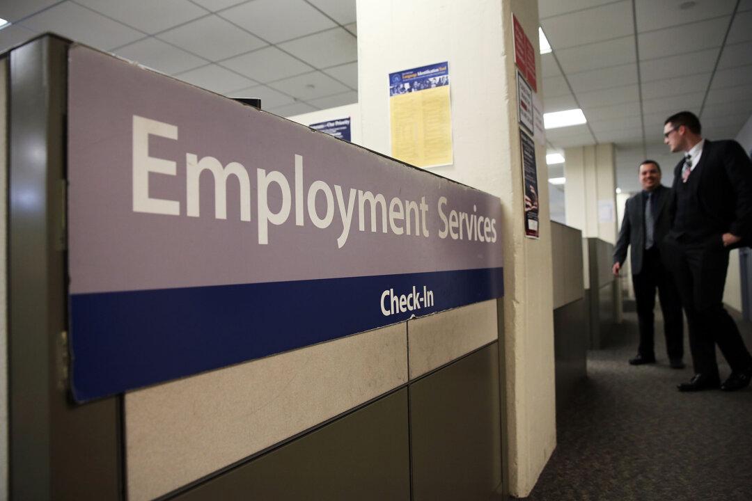 Jobless Claims Fall to Lowest Level Since Nixon Days