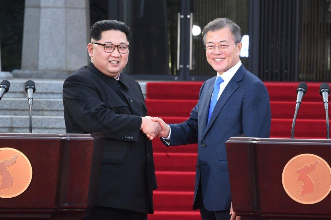 Trump Praises Talks Between North, South Korean Leaders, Welcomes End of War Promise