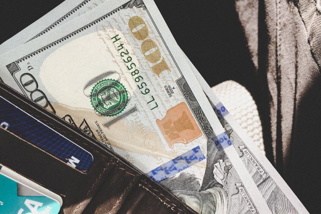 Wage Growth Rate Fastest in a Decade, Beating Expectations