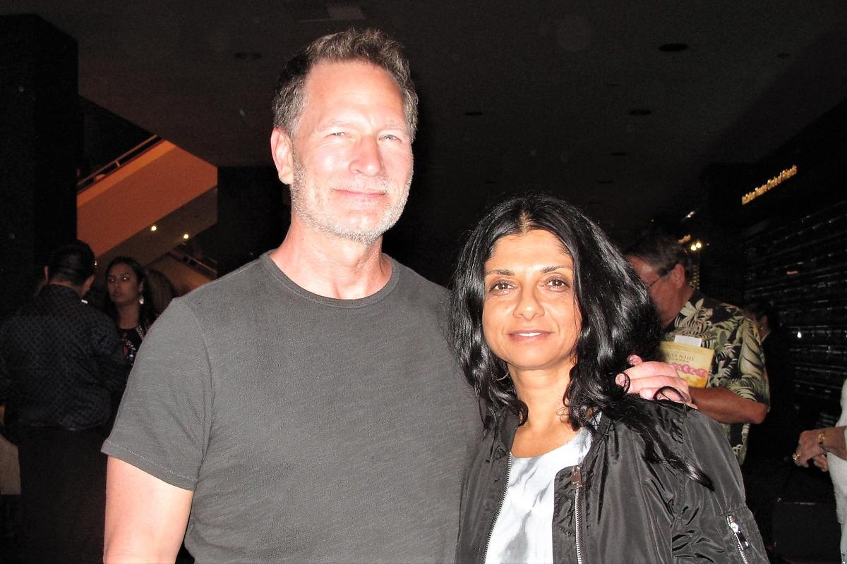 Shen Yun Digital Backdrop ‘Amazing’ Photographer Says