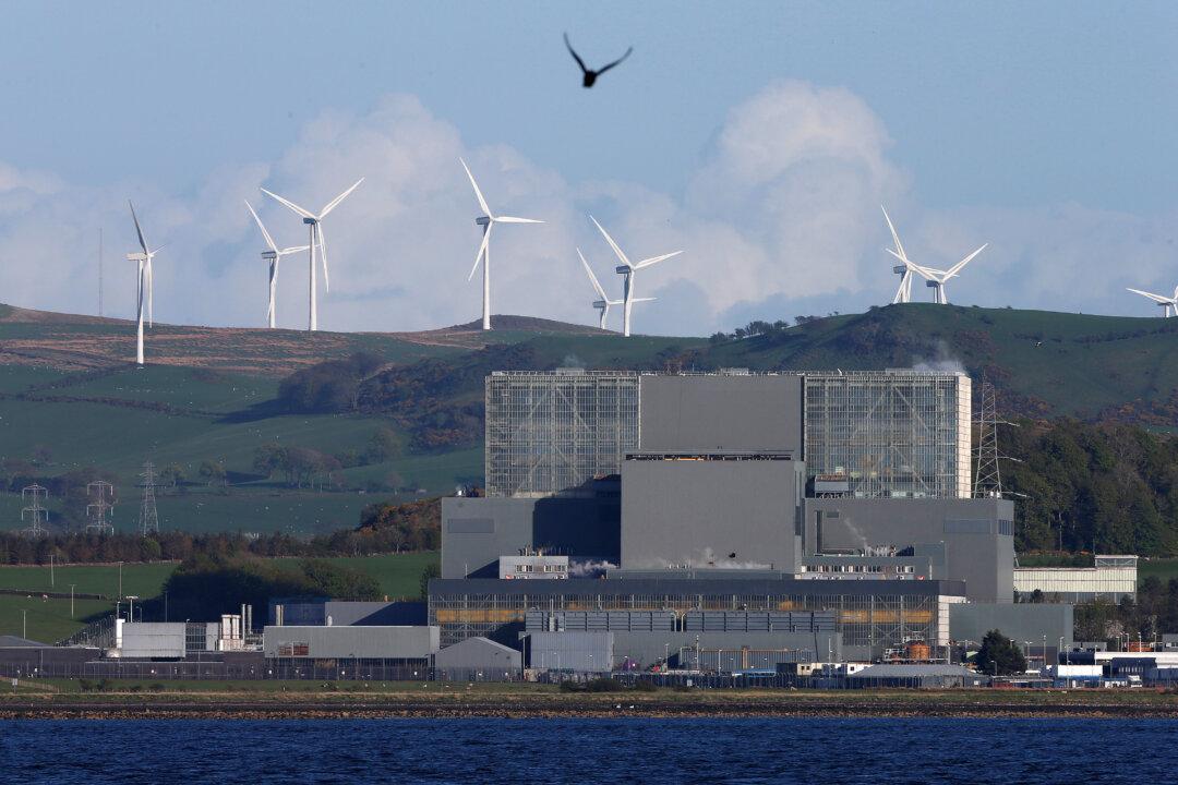 Cracks in Scottish Nuclear Reactor Core Prompt Safety Checks