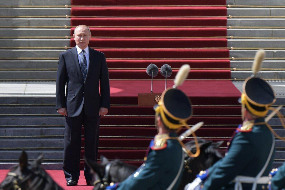 Russia’s Putin Sworn in for Another Six Years in Office