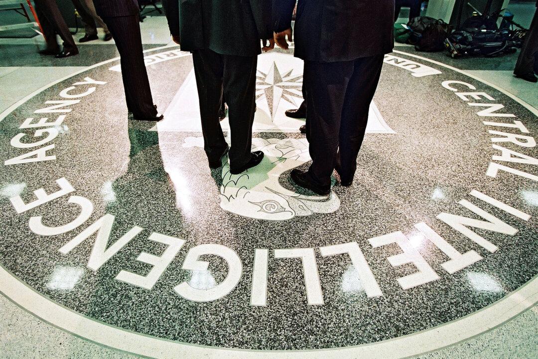 Ex-CIA Officer Charged With Intending to Pass Secrets to China