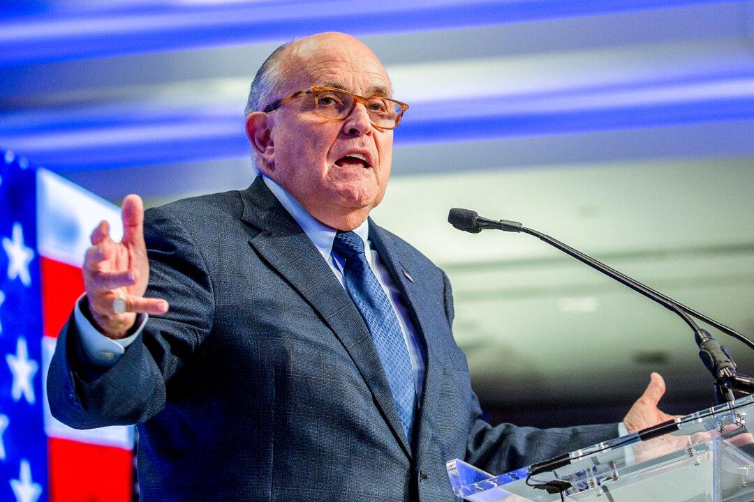 Senate Democrats Ask IG to Investigate Communication Between Giuliani and DOJ