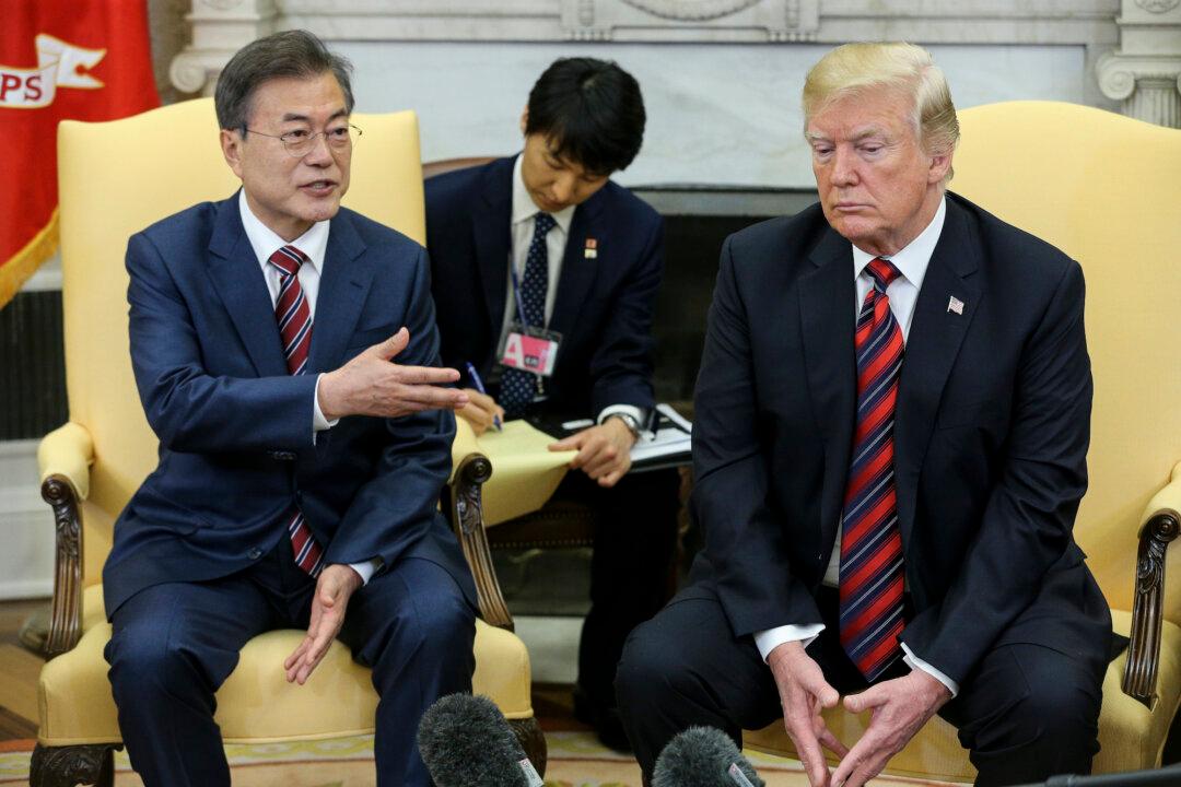 Trump Urges China to Maintain Tight North Korea Border, Unsure That Kim Summit Will Happen