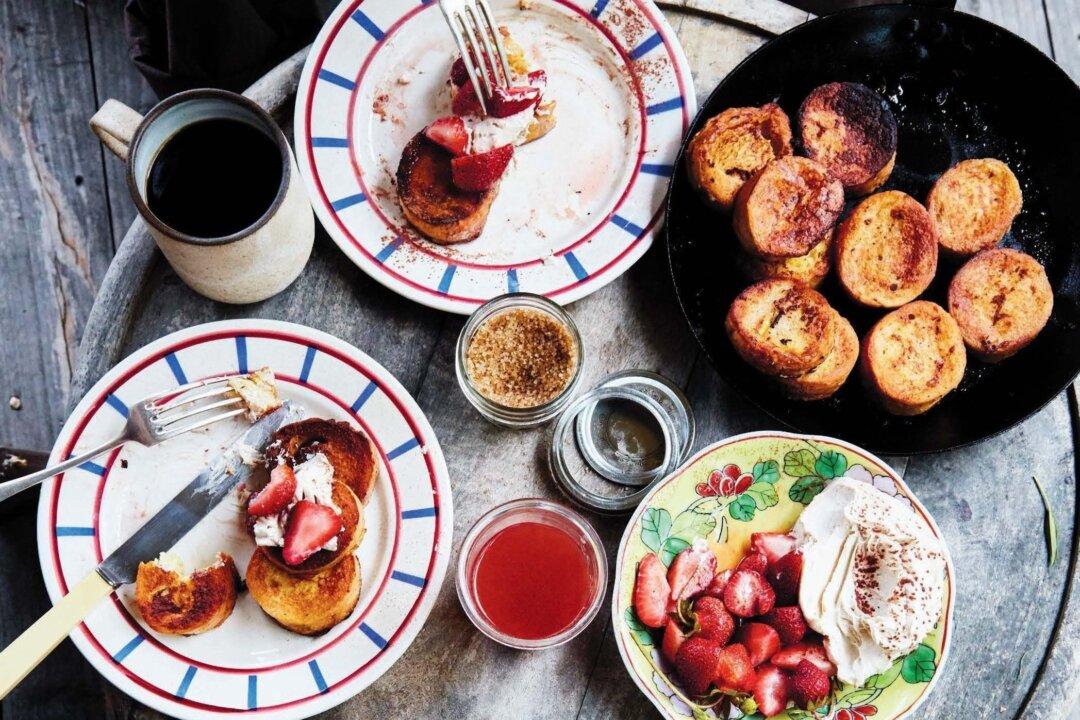 Tiramisu French Toast With Strawberries
