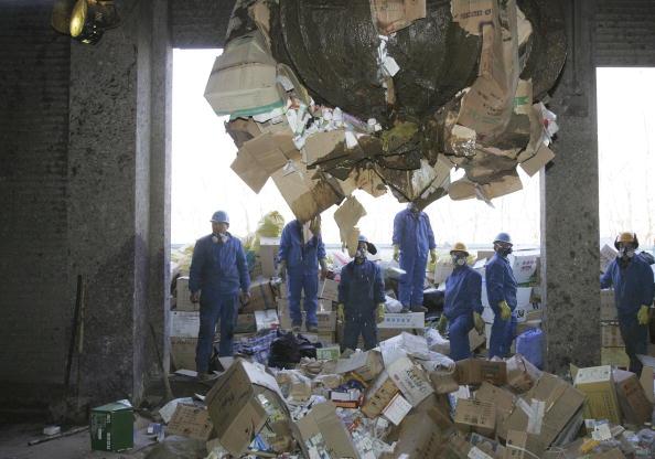 Former Chinese Drug Bureau Director Sentenced for Corruption, Highlighting Drug Safety Issues