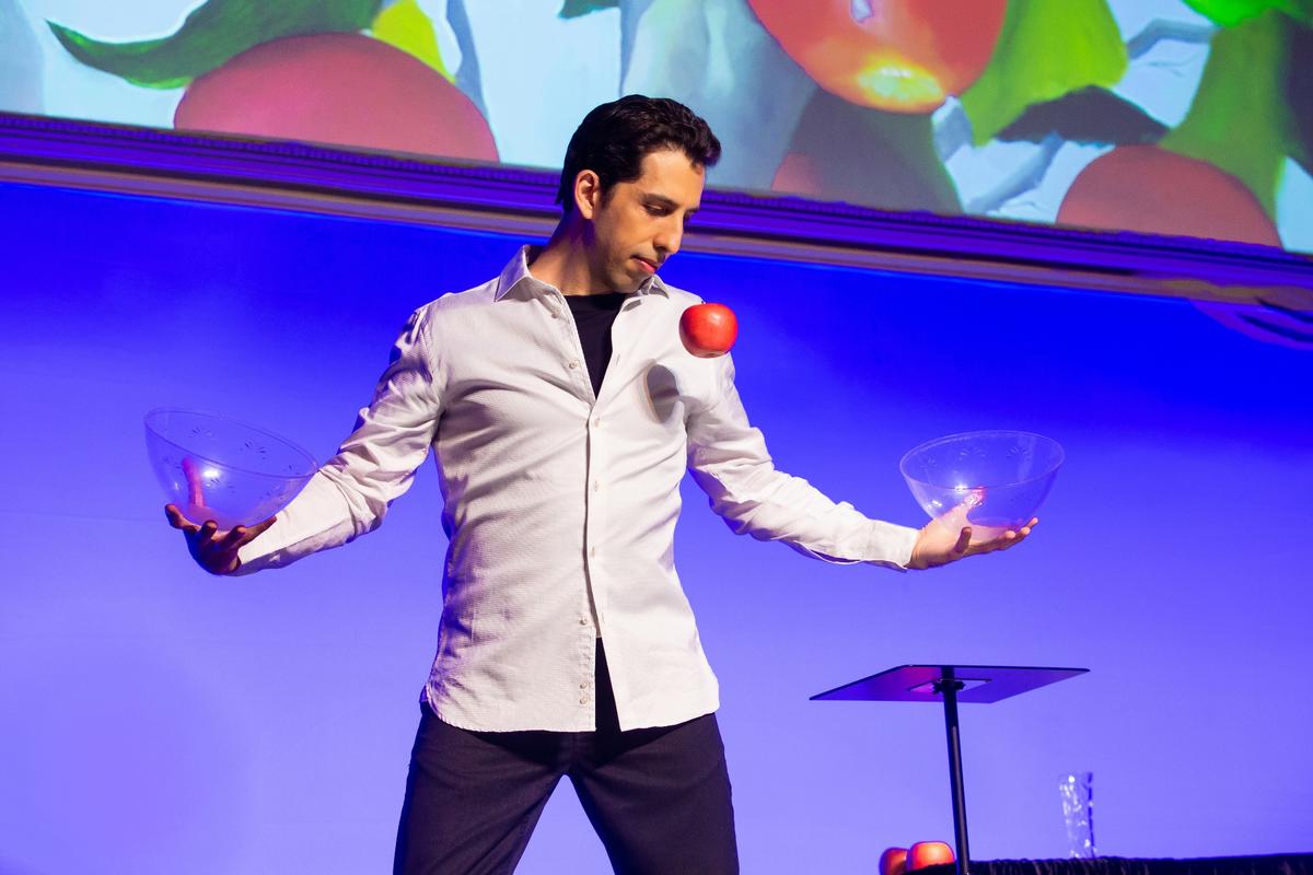 Theater Review: ‘Vitaly: An Evening of Wonders’