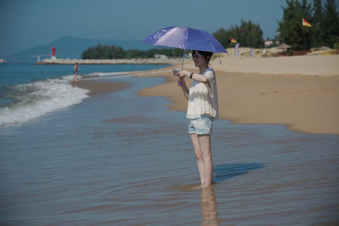 China’s Hainan backtracks on offer of censorship-free internet for foreign tourists