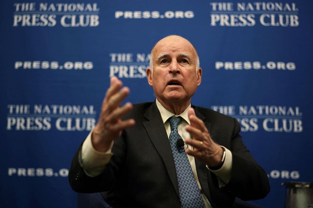 California Governor Pardons Refugees Slated for Deportation