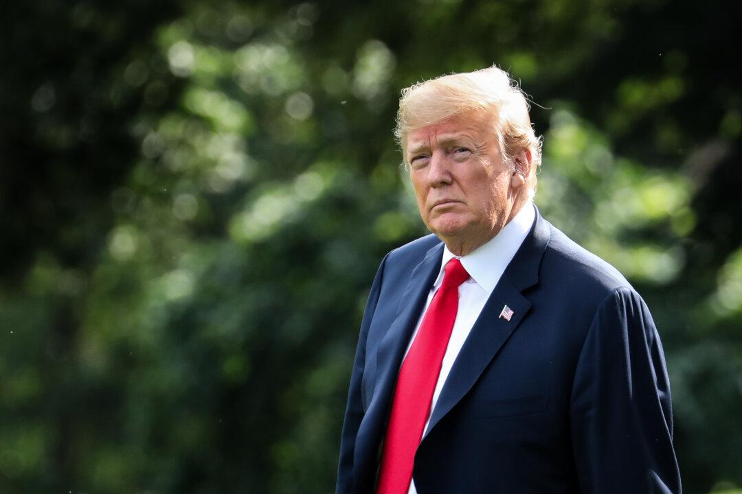 Painting of Trump ‘Crossing the Swamp’ Goes Viral