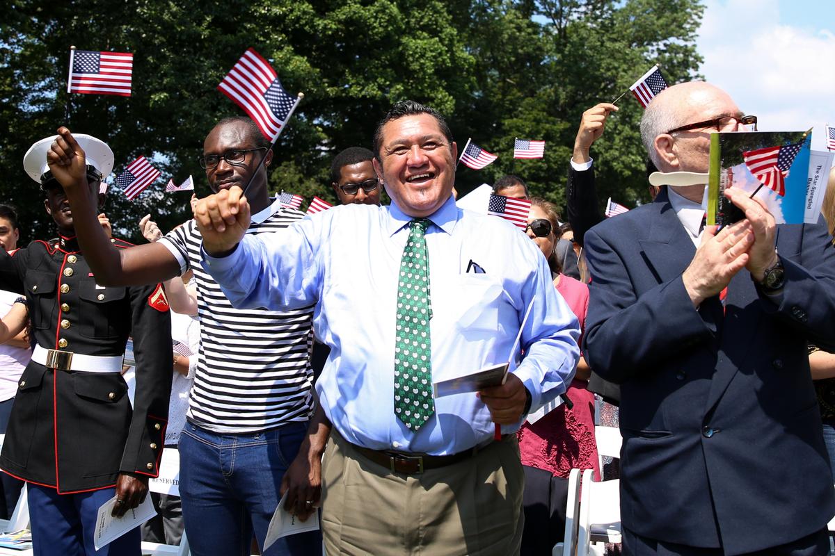 America’s Newest Citizens Celebrate Fourth of July at George Washington’s Home