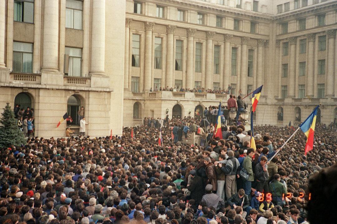 Segregating the ‘Proletariat’ from the Communist Elites