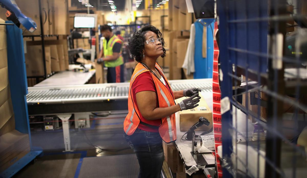 Wages Grow Fastest in Decade, Unemployment Keeps Low