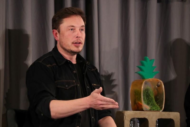 Tesla’s Musk Apologizes for Comments on British Caver