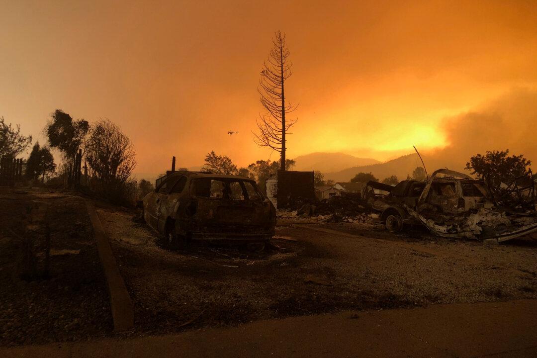 5 Dead as California Wildfire Consumes More Homes