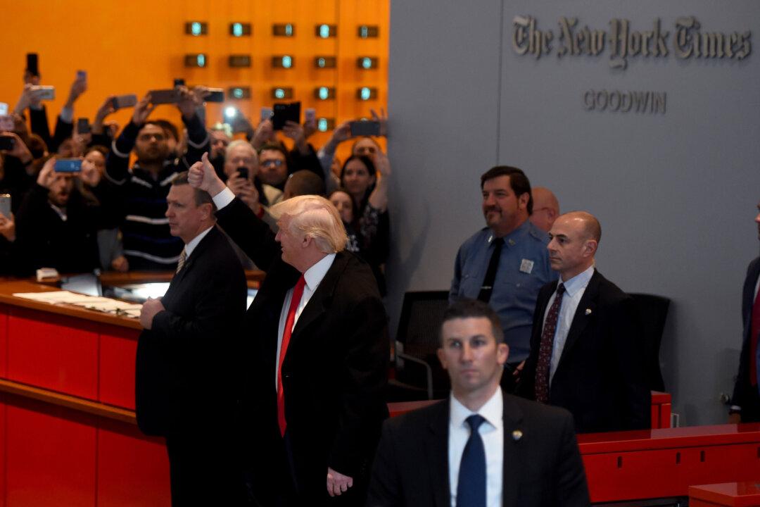 Trump Meets With Times Publisher to Discuss ‘Fake News’