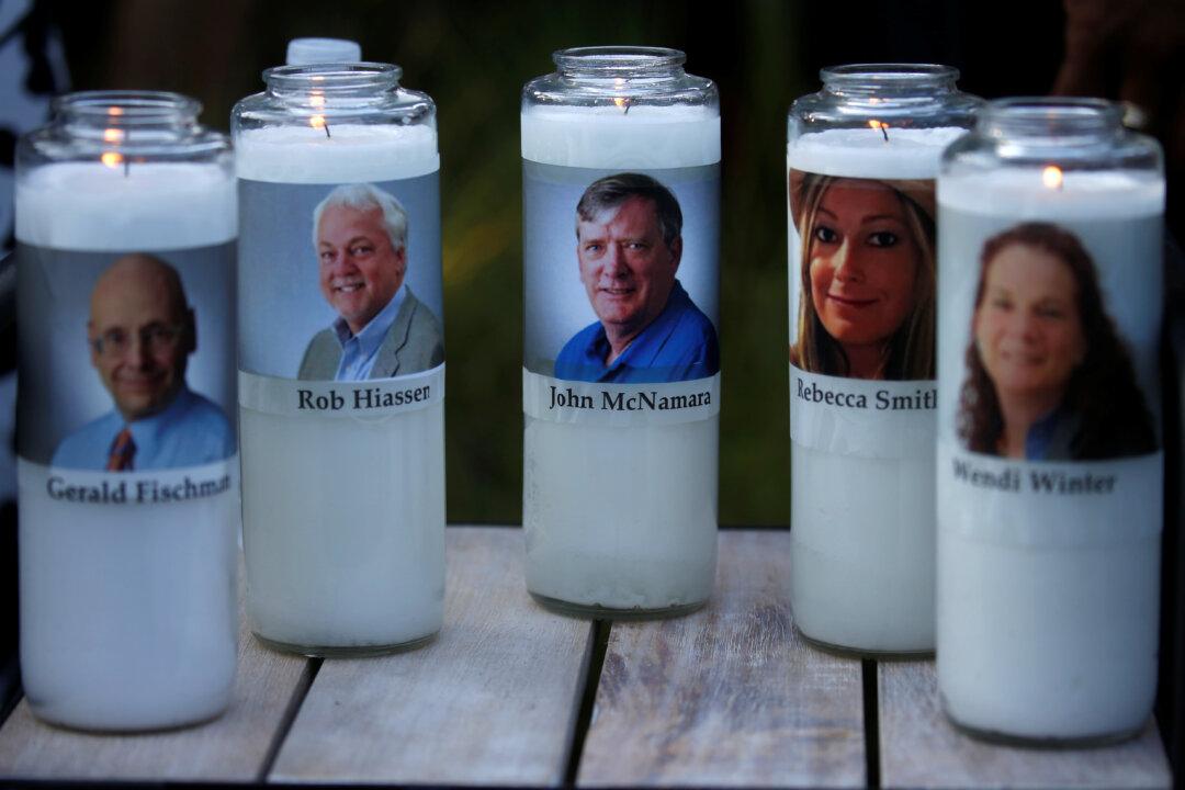 Trump Signs Bill Authorizing Memorial for Fallen Journalists