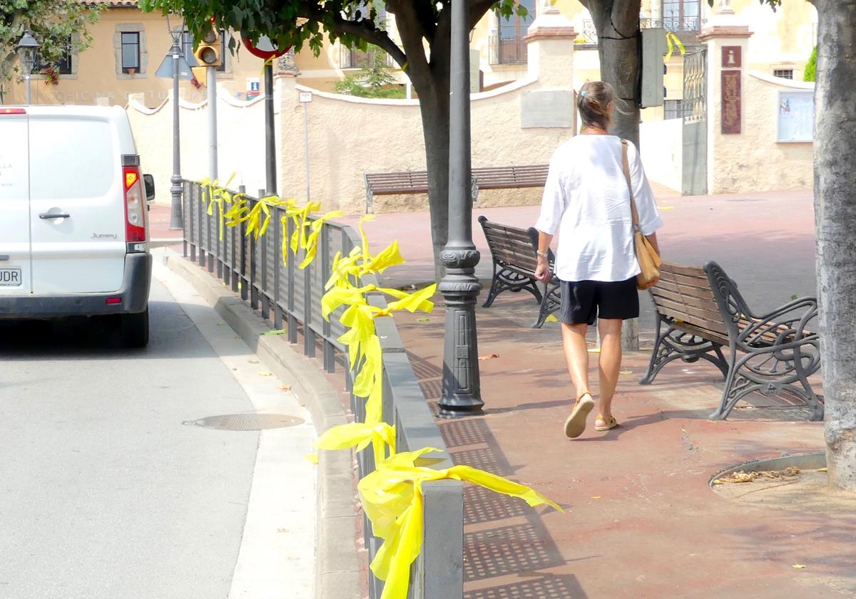 ‘Yellow Ribbon War’ Intensifies in Catalonia