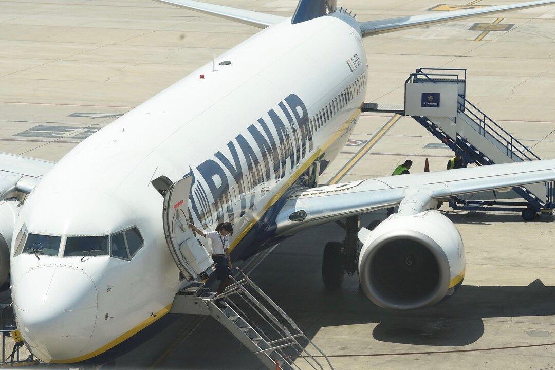 Cellphone Fire Causes Panic on Flight