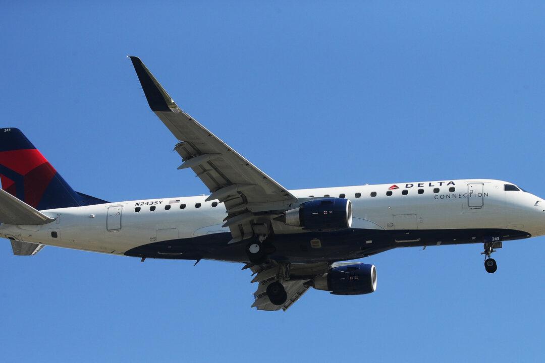 Couple Diagnosed With Coronavirus Flew on Delta and Hawaiian Airlines Planes, Companies Say