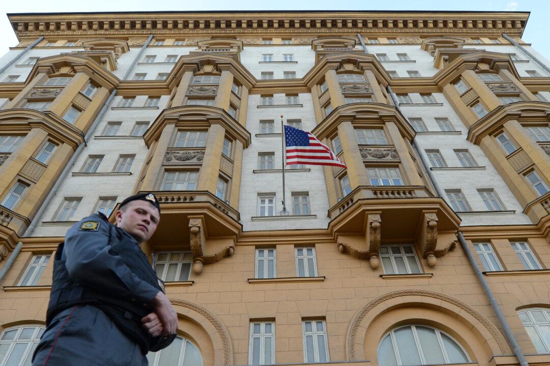 Russia Says It Will Expel 10 US Diplomats in Response to Sanctions