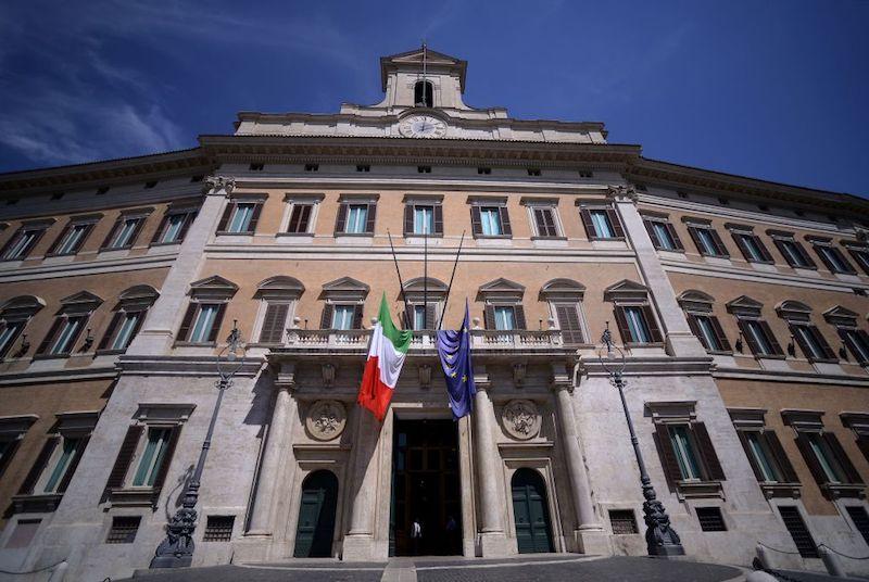 Italy Budget Talks Get Underway as Investors Serve up Warning