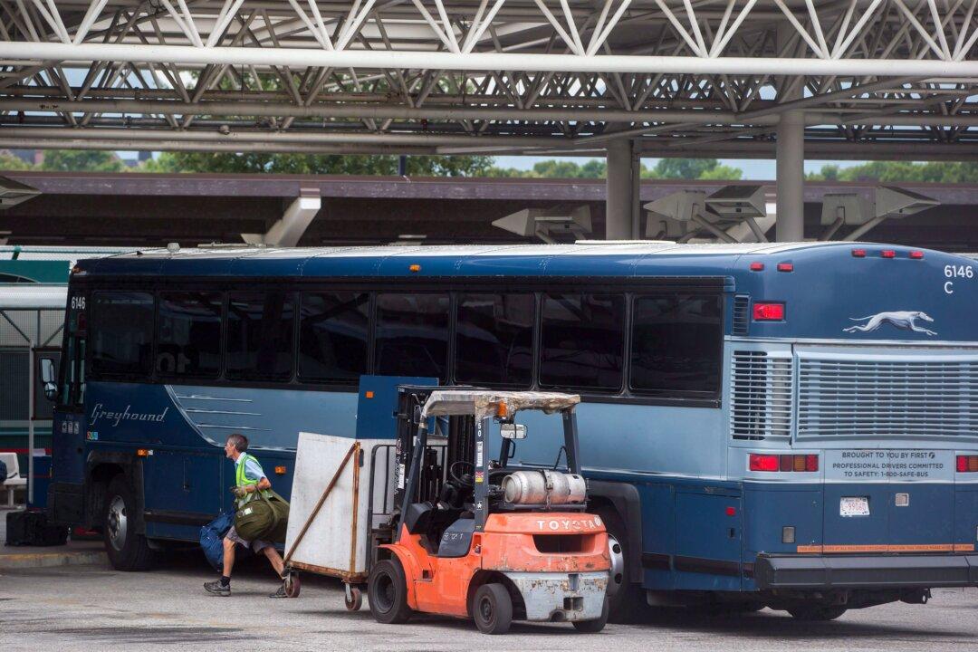 In Greyhound’s Wake, Government Should Stay Off the Bus