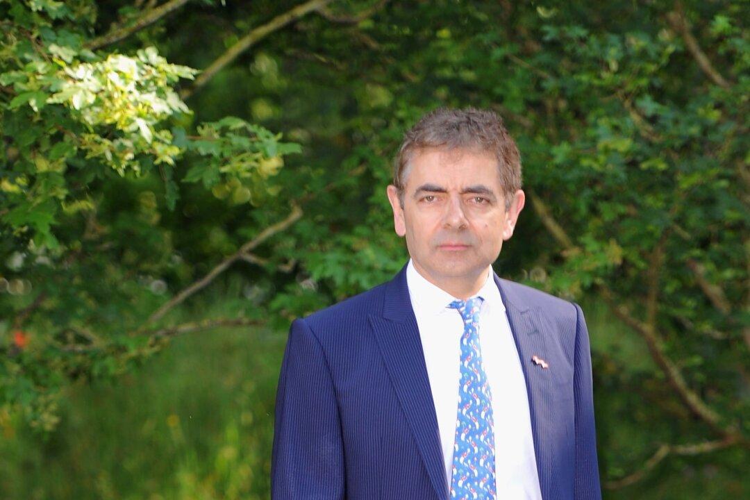 Cancel Culture Equivalent to Medieval Mob ‘Looking for Someone to Burn’: Rowan Atkinson