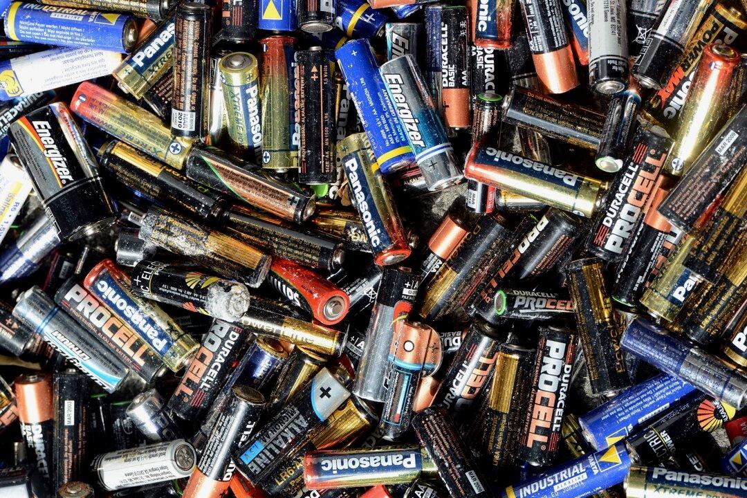 Scientists Make Battery Out of Paper