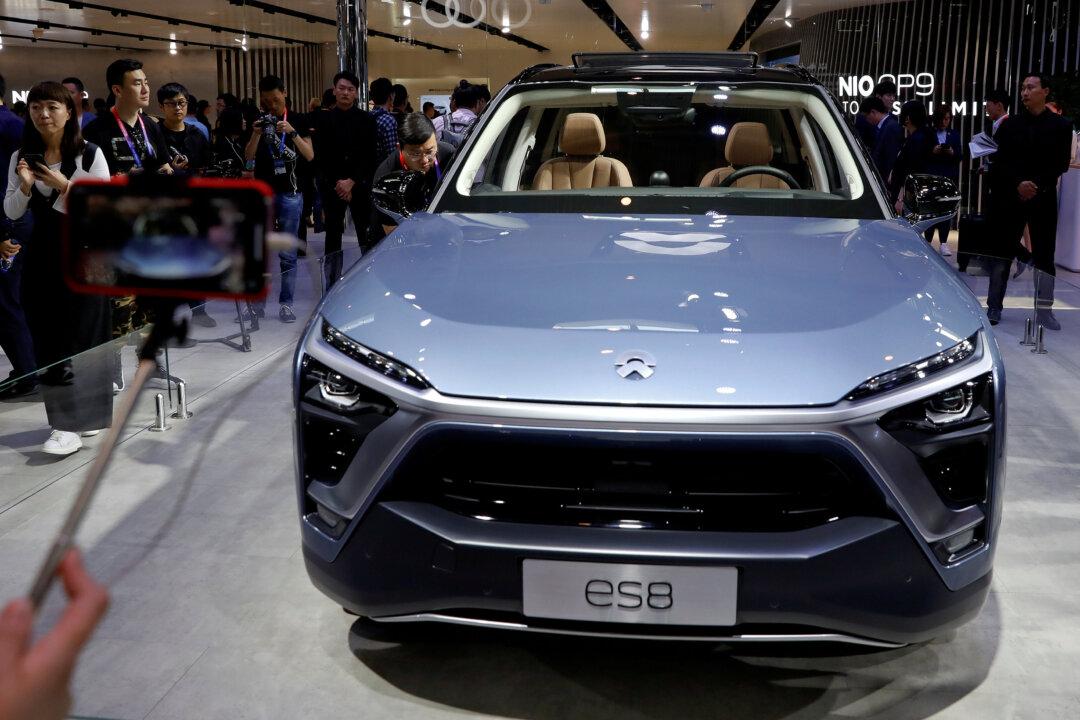 Tesla’s Chinese Rival Nio Suspends Production on Chip Shortage