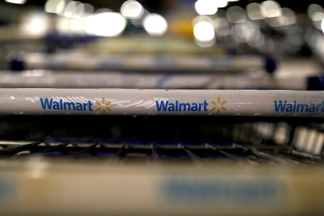 Walmart’s Second Quarter Sales Rise Most in Decade, Shares Soar