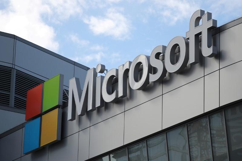 Pentagon Hands Microsoft $10B Cloud Computing Contract, Snubs Amazon