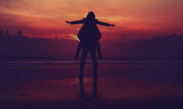 Teens Who Feel Down May Benefit From Picking Others Up