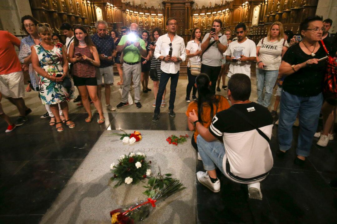 Spain Sets in Motion Plan to Dig up Former Dictator Franco
