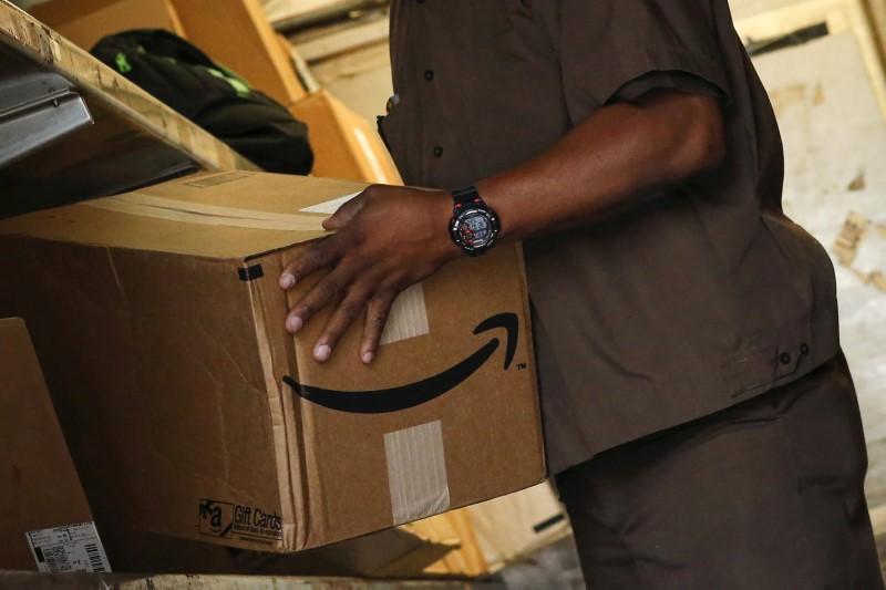 US Calls Foreign Mail System Unfair in Surprise Win for Amazon