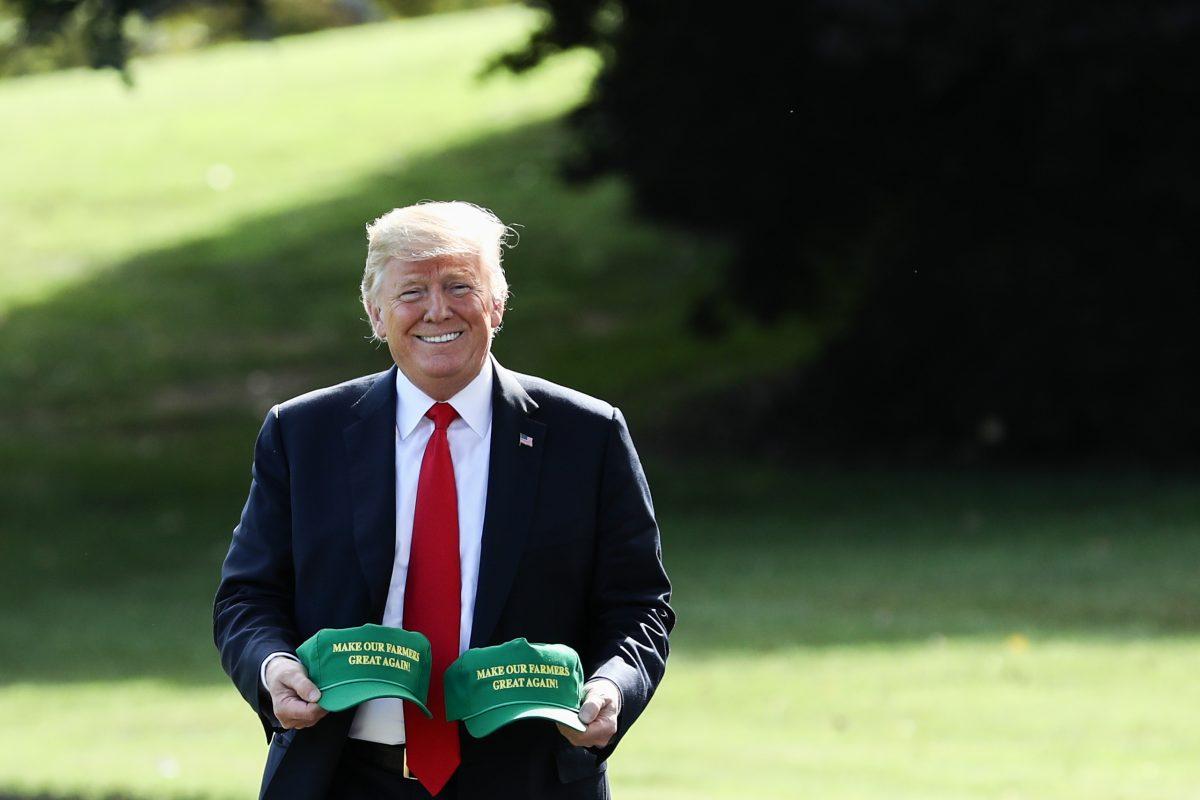 President Donald Trump departs from the White House for a Make America Great Again Rally in Evansville, Ind., on Aug. 30, 2018. (Samira Bouaou/The Epoch Times)
