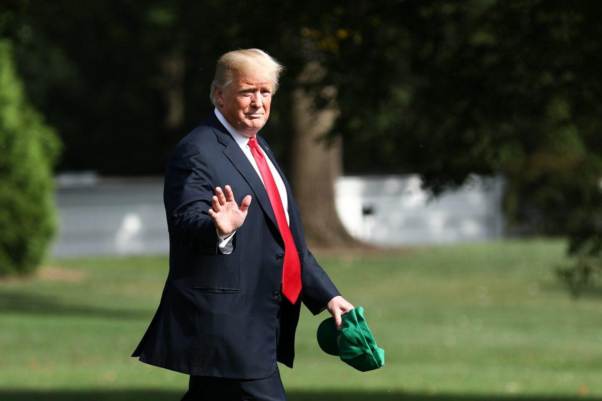 President Donald Trump departs from the White House for a Make America Great Again Rally in Evansville, Ind., on Aug. 30, 2018. (Samira Bouaou/The Epoch Times)