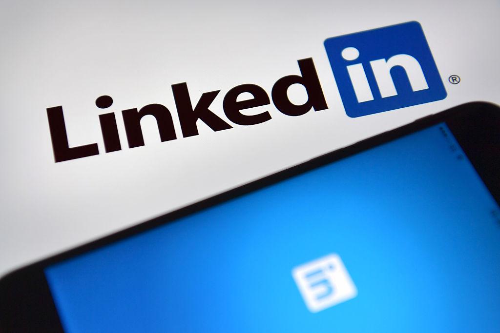 Chief US Spy Catcher Says China Using LinkedIn to Recruit Americans