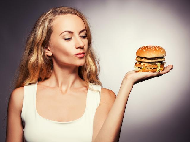 Eating Junk Food Raises Cancer Risk, Even for Slim Women