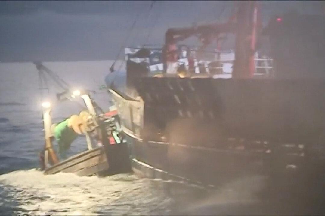 French Navy Ready to Act If Fishermen Clash Over Scallops Again