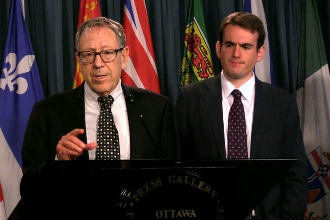 Keep Political Prisoner Cases in the Headlines, Cotler Tells Media